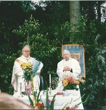 Messe à Vezonchaux (abbés Depauw et Fauvelle) Messe à Vezonchaux (abbés Depauw et Fauvelle)