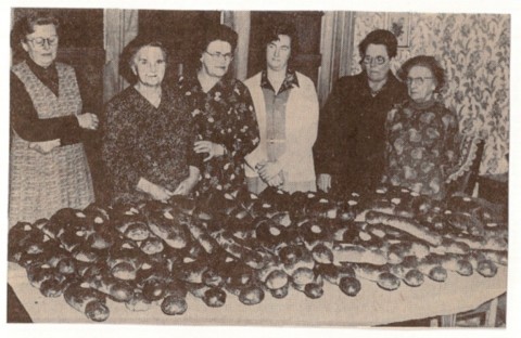 date indéterminée De G à D : Bona COSSEMENT, Louise HENNEQUIN, Suzanne FARVACQUE, Anne- Marie LEGRAND, Léa BOCQUILLON, Georgina HELLIN date indéterminée De G à D : Bona COSSEMENT, Louise HENNEQUIN, Suzanne FARVACQUE, Anne- Marie LEGRAND, Léa BOCQUILLON, Georgina HELLIN